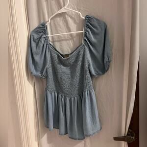 Coco and Shay blue chambray smocked babydoll top size xl